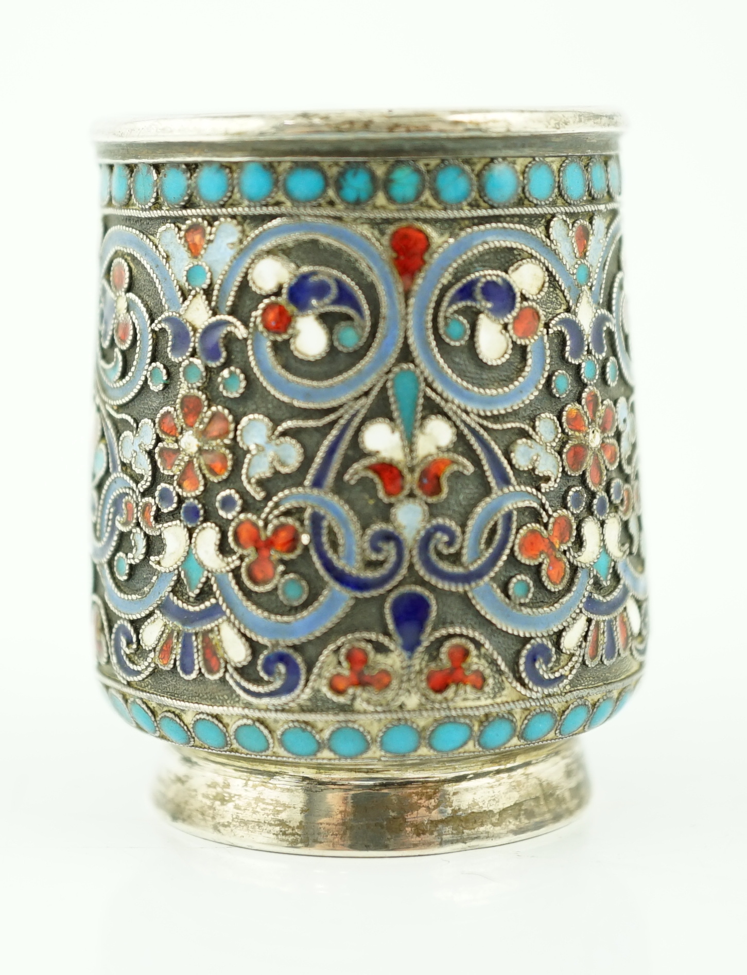 A late 19th century Russian 84 zolotnik silver and cloisonné enamelled handled tot, master Gustav Klingert